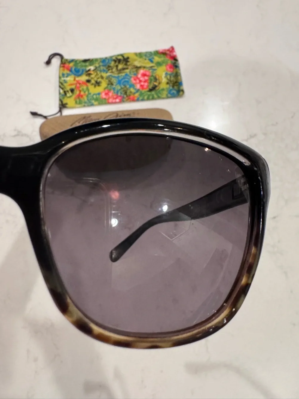 Maui Jim Women's Black to Brown Gradient Frame Sunglasses with Case & Pouch - Picture 9 of 12